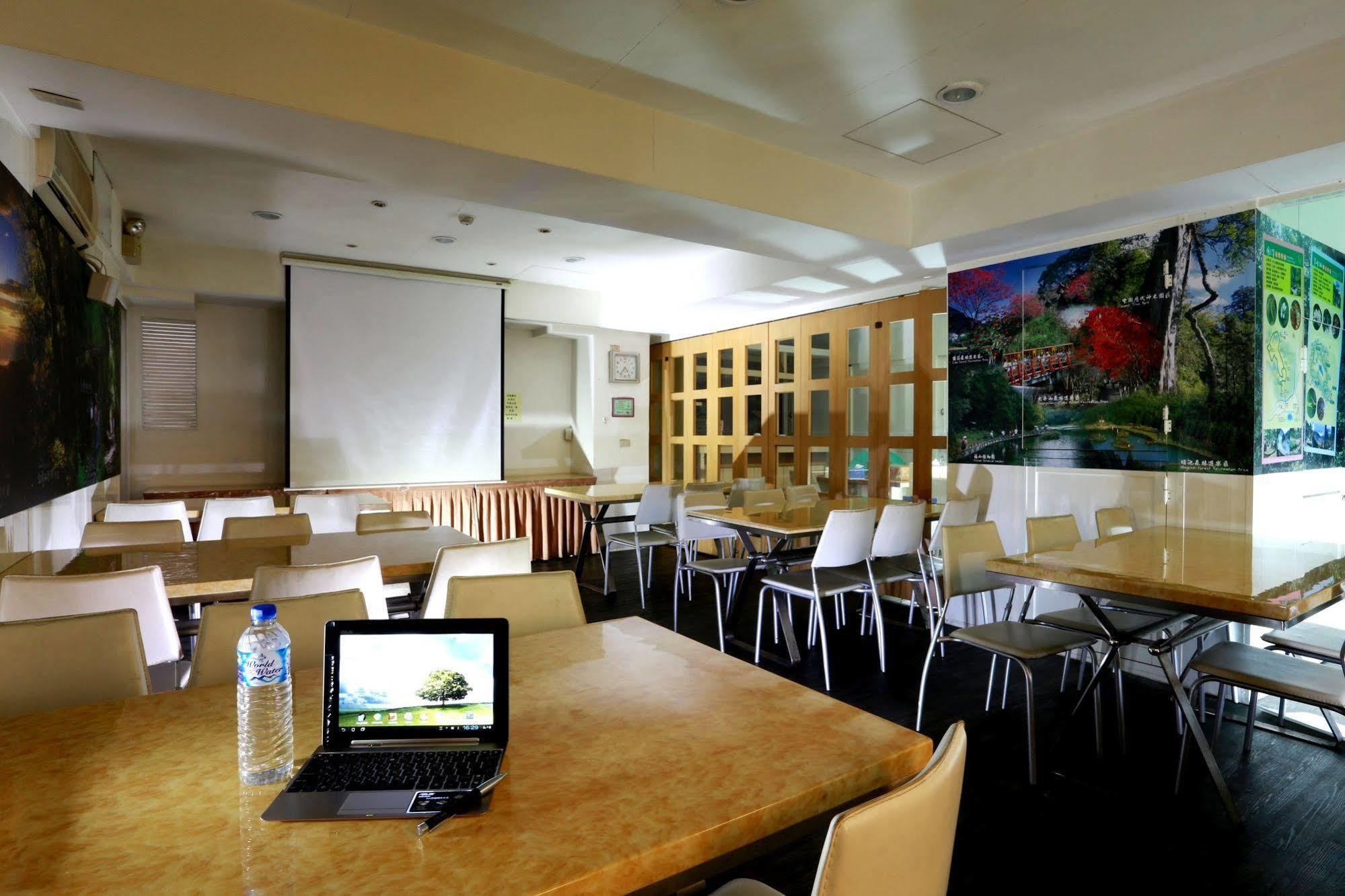 Lion Hotel Лодун Экстерьер фото