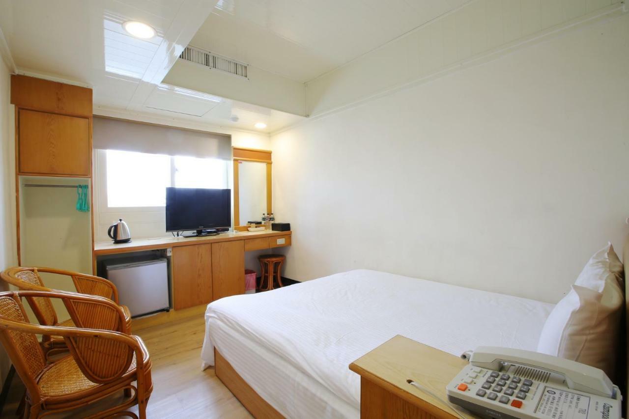 Lion Hotel Лодун Экстерьер фото