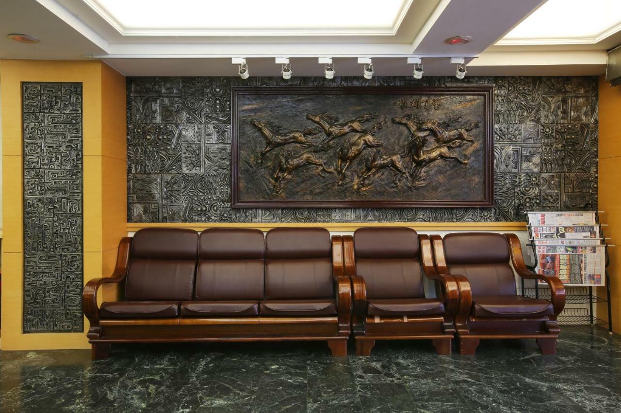 Lion Hotel Лодун Экстерьер фото