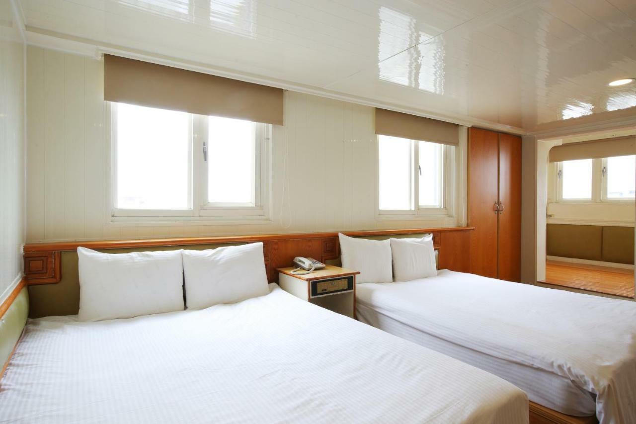 Lion Hotel Лодун Экстерьер фото