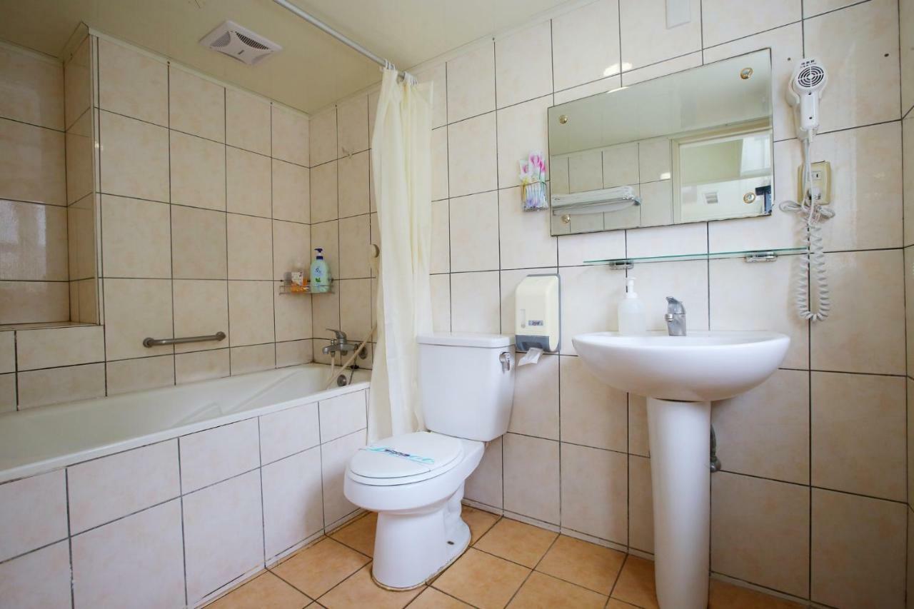 Lion Hotel Лодун Экстерьер фото