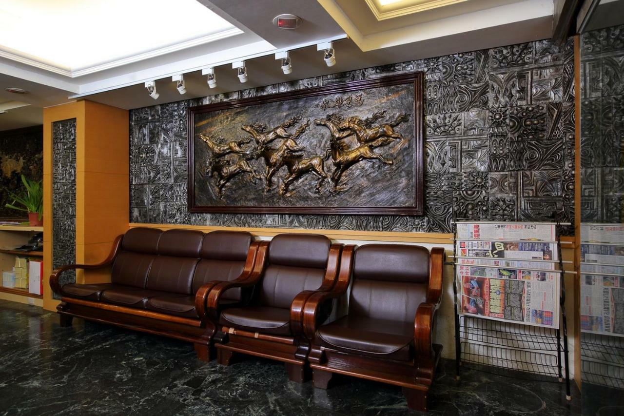 Lion Hotel Лодун Экстерьер фото